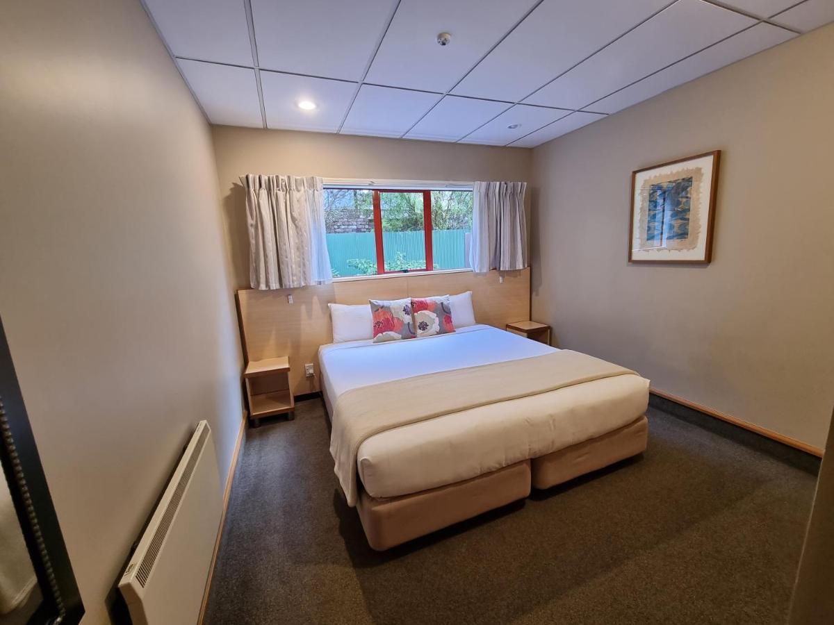 Amross Court Motel Christchurch Exterior photo